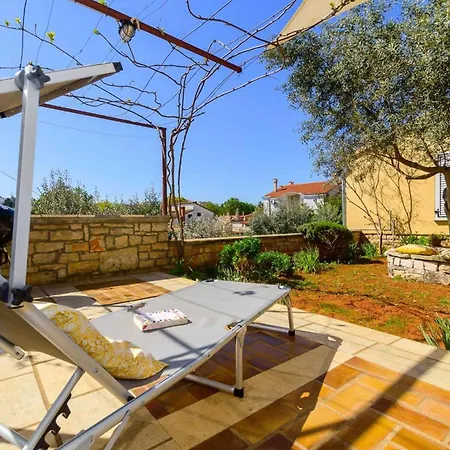 아파트 In - Istrien 51818 *